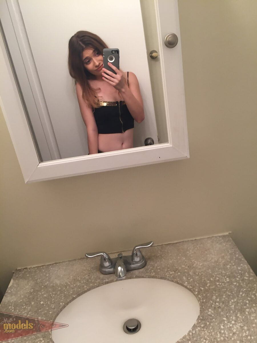 Petite teen Ariel Mc Gwire makes her nude modeling debut in bathroom selfies page 1