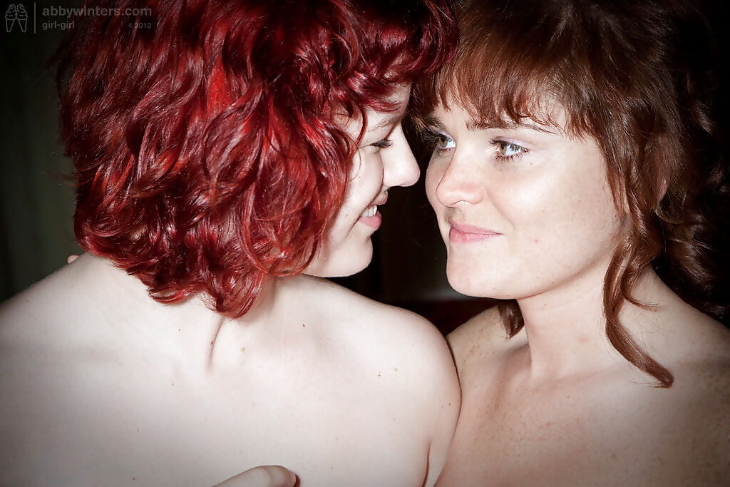 Chubby lesbians Jette and LeeLee share a kiss and lick fat cunts page 1