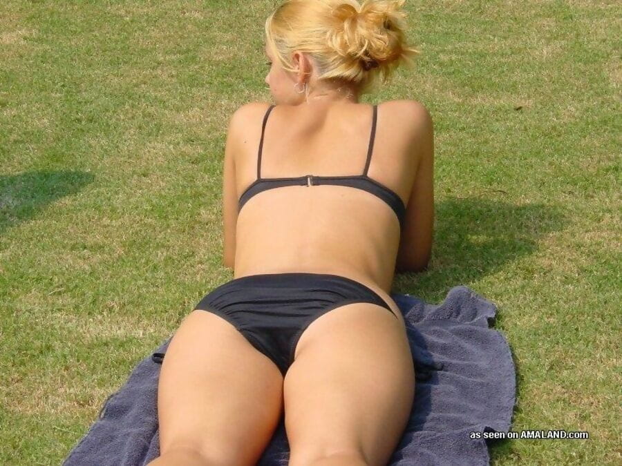 Compilation of naughty amateur girlfriends posing outdoors - part 4383 page 1