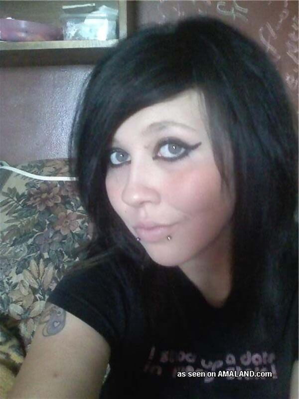 Pictures of a rocker gf with facial piercings - part 3500 page 1