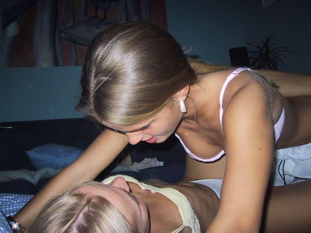 Lesbian amateur girlfriends licking and kissing - part 4590 page 1