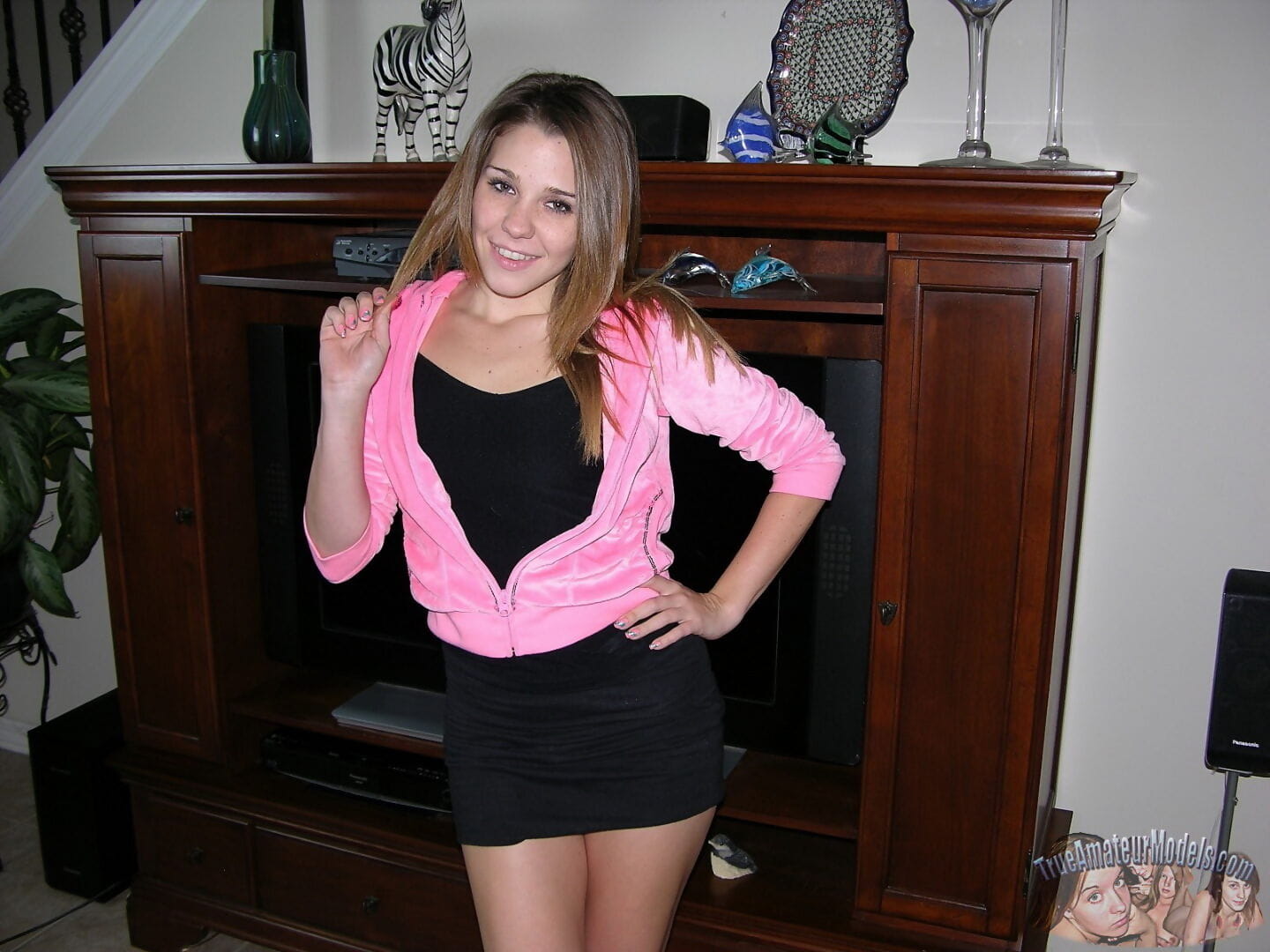 Hot amateur teen babysitter nude - part 3932 page 1