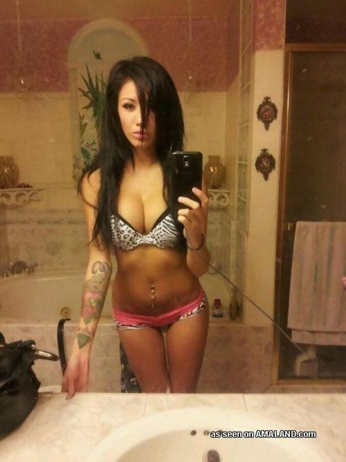 Compilation of sexy alternative chicks posing in selfpics - part 4159 page 1