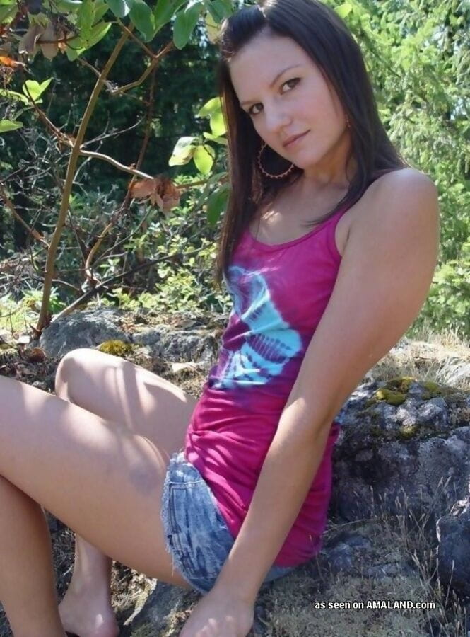 Amateur slim cutie flashing her perky tits outdoors - part 4489 page 1