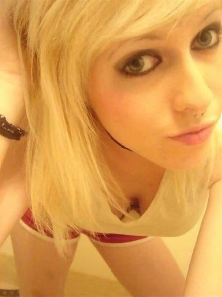 Pics of blonde punk chicks - part 3511 page 1