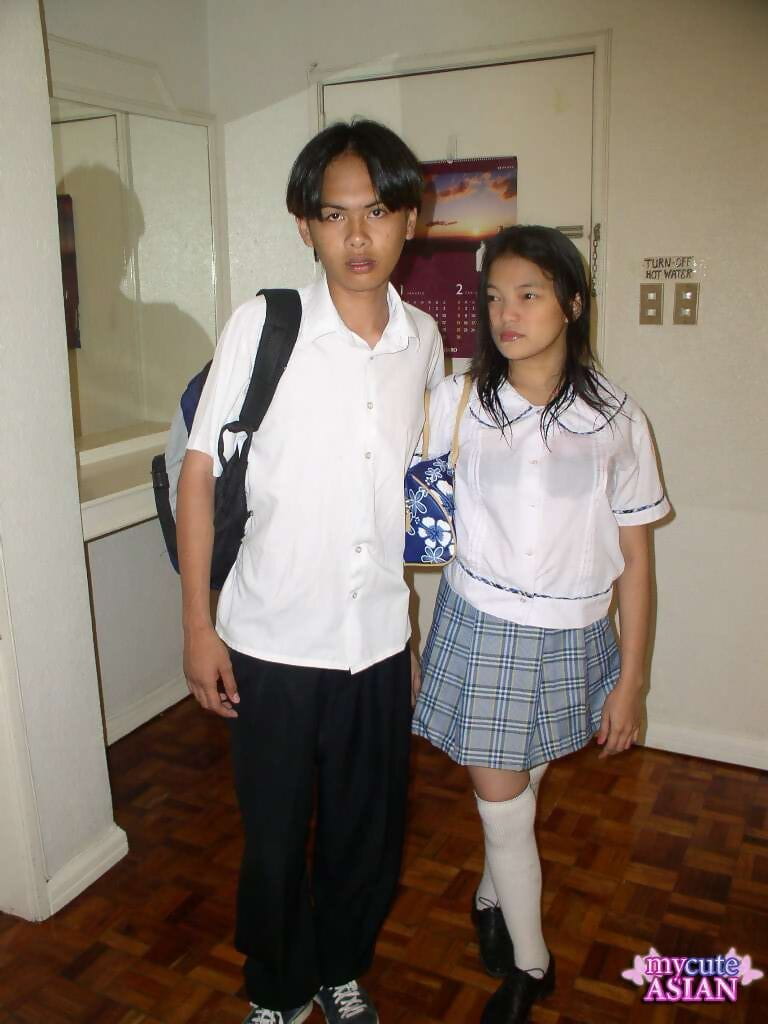 Asian schoolgirl fucks her boyfriend after class in white knee socks page 1