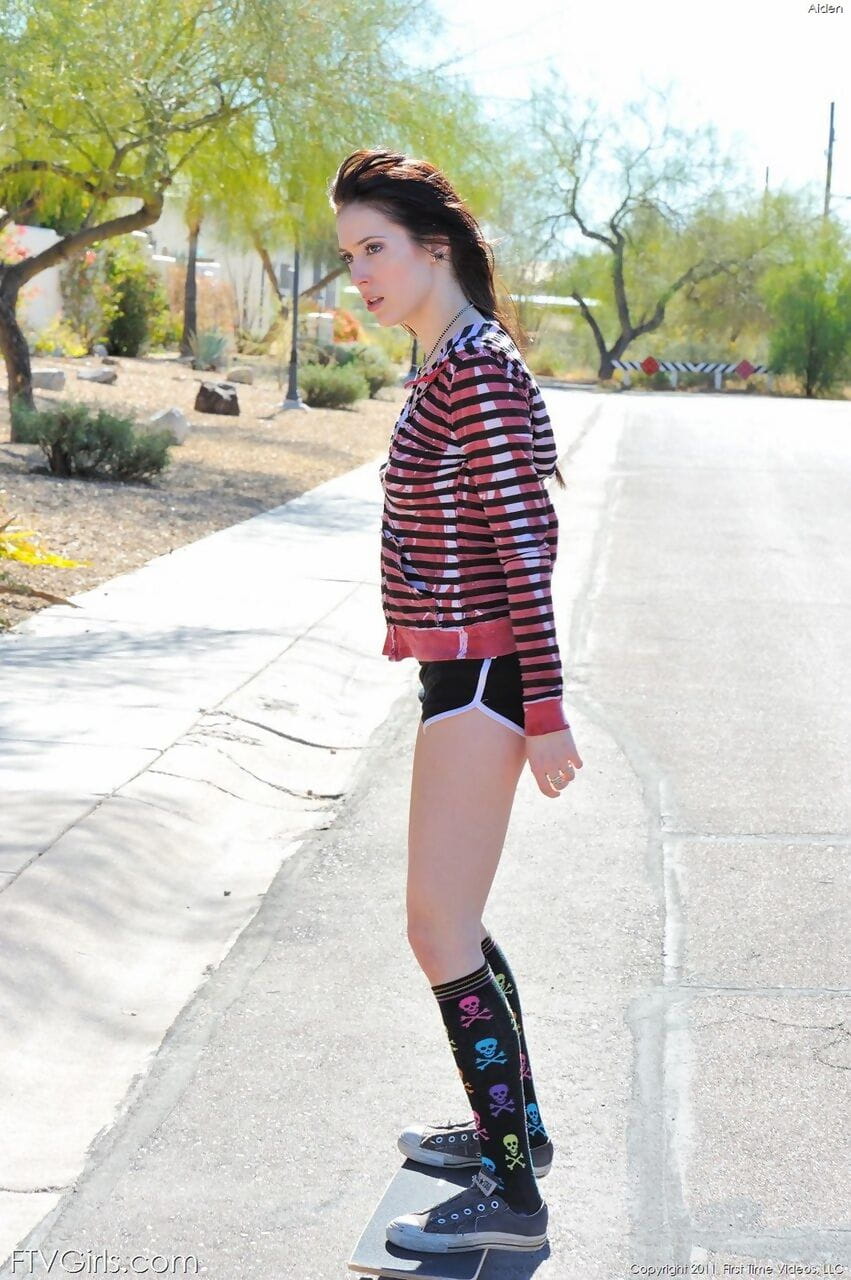 Brunette skater boards topless down the street & drops shorts to flash ass page 1