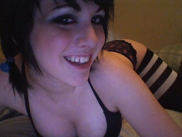 Shots of emo chick flaunting her assets - part 4628 page 1