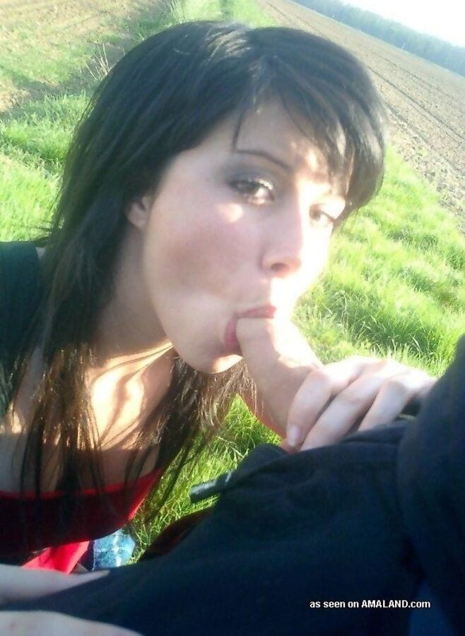 Compilation of sexy amateur girlfriends posing outdoors - part 1887 page 1