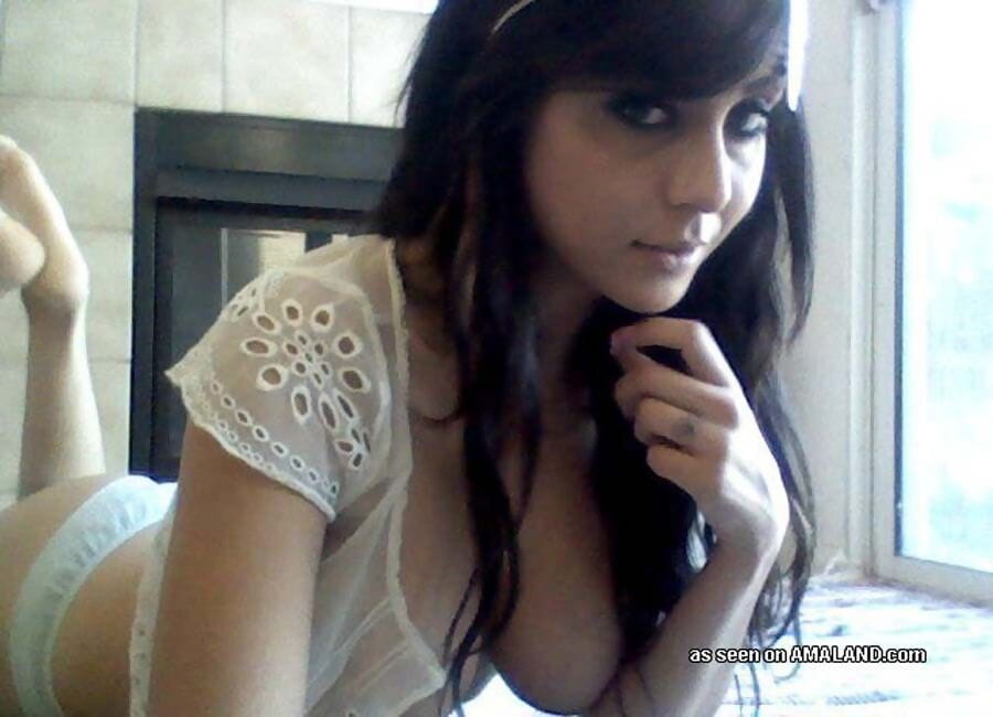 Sizzling hot collection of a big-tittied emo chicks selfpics - part 4578 page 1
