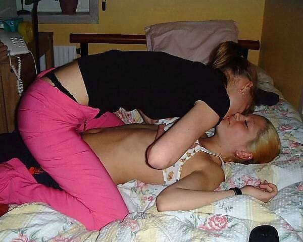 Pissing girlfriends in home sex photos - part 3928 page 1