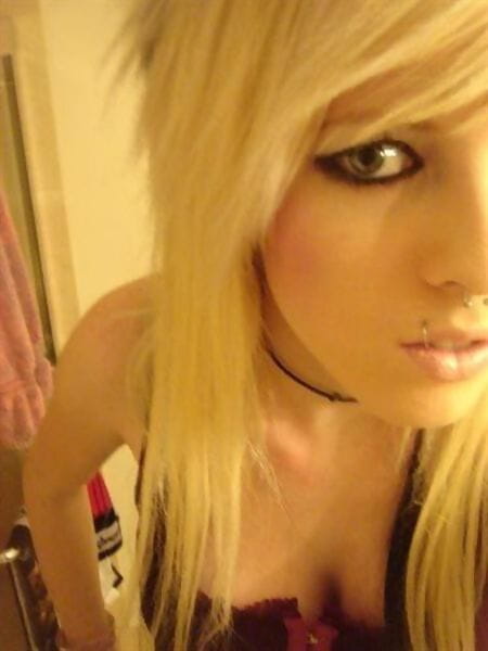 Pics of blonde punk chicks - part 3511 page 1
